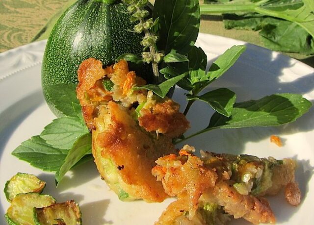 Zucchiniblüten - gefüllt &amp; gebacken. - Mr. Food &amp; Travel by Murmelz