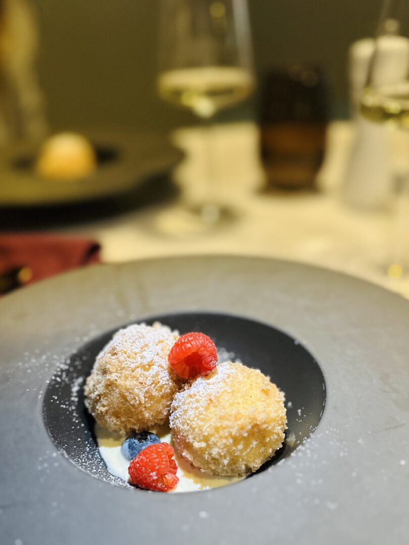 Marillenknödel mit Vanillesauce © Murmelz