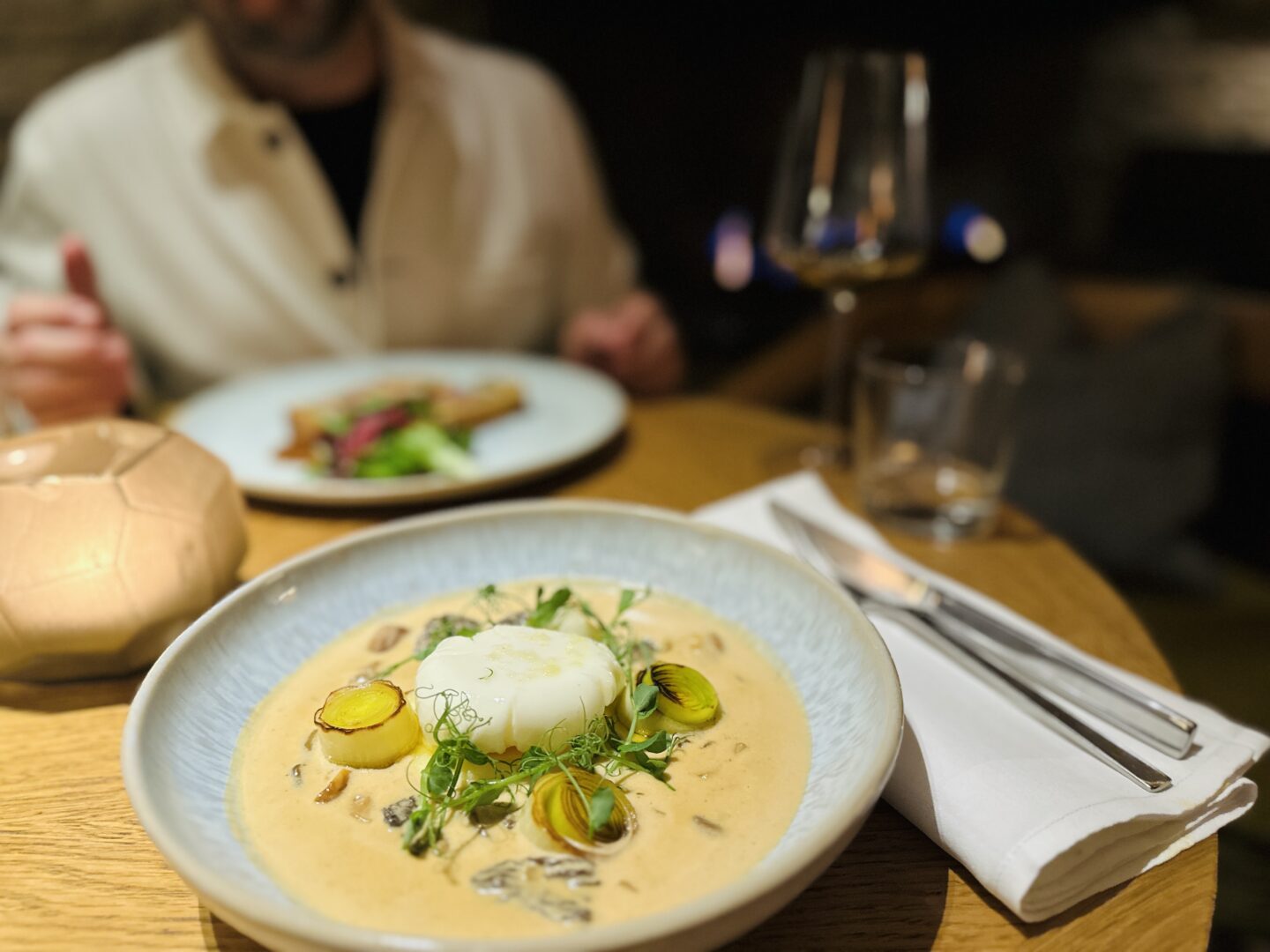 Pochiertes Ei an Pilzsauce © Murmelz