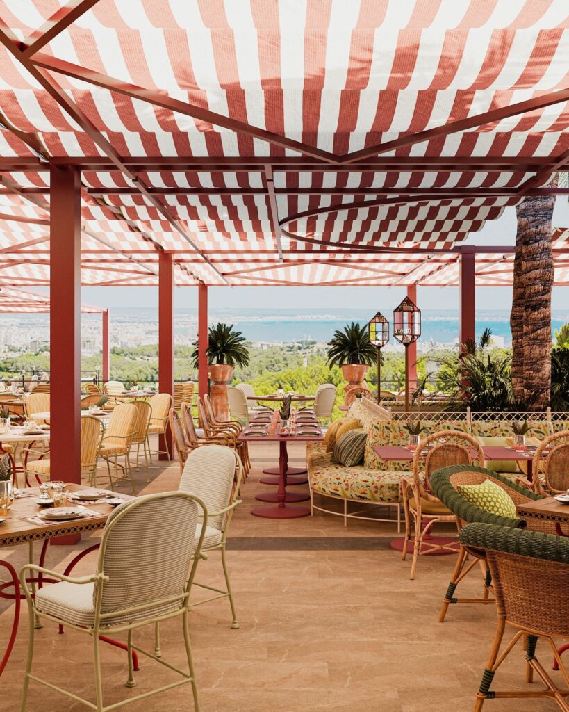 Restaurant mit Aussicht auf Mallorca im Castillo Hotel Son Vida
