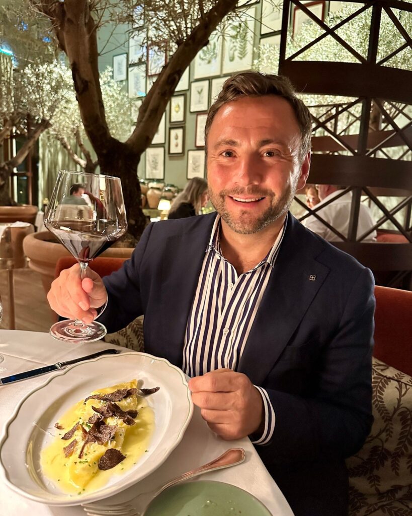 Summer Tables in München mit sommerlicher Restaurantatmosphäre